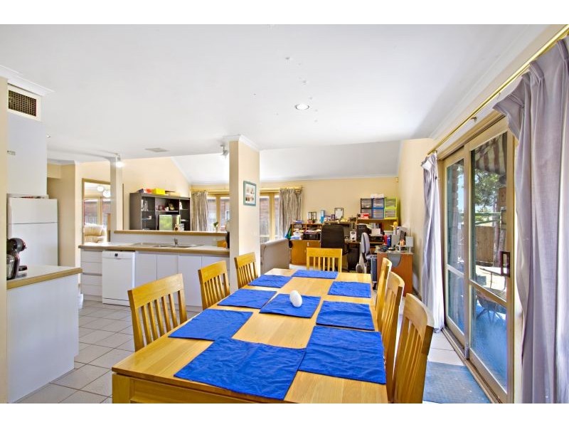 6 Raphael Street, Hallam VIC 3803