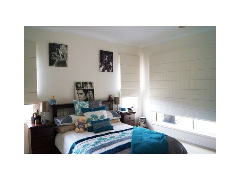 60 Selandra Blvd, Clyde North VIC 3978