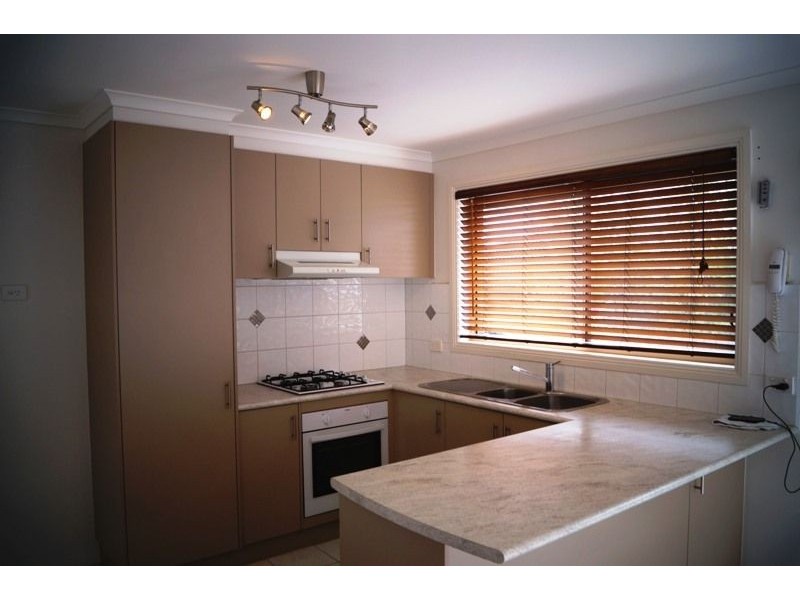 18 Ash Cres, Pakenham VIC 3810
