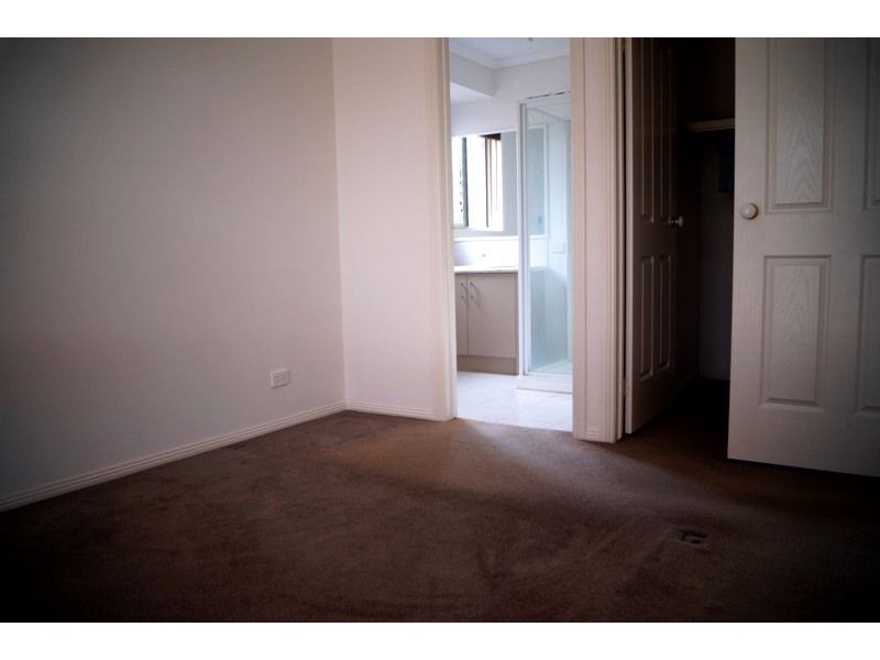 18 Ash Cres, Pakenham VIC 3810