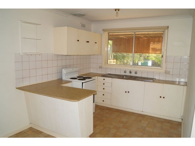 8 Evan Street, Berwick VIC 3806