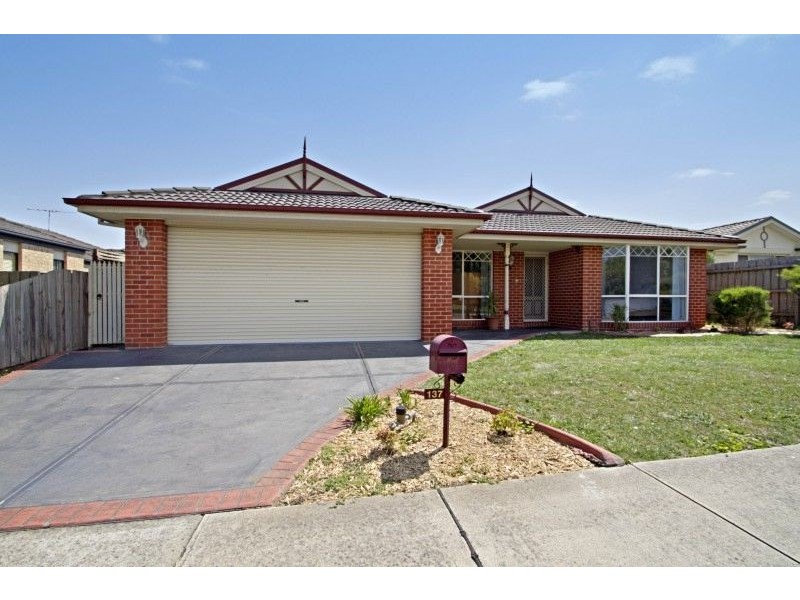 137 Bellevue Drive, Berwick VIC 3806