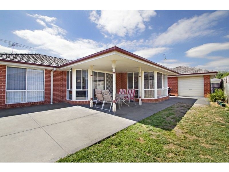 137 Bellevue Drive, Berwick VIC 3806
