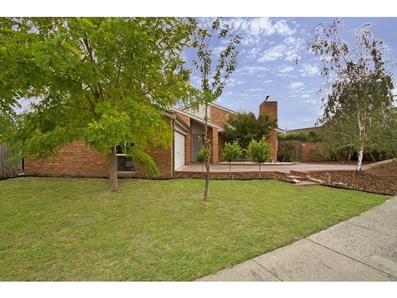 27 Coolong Avenue, Berwick VIC 3806