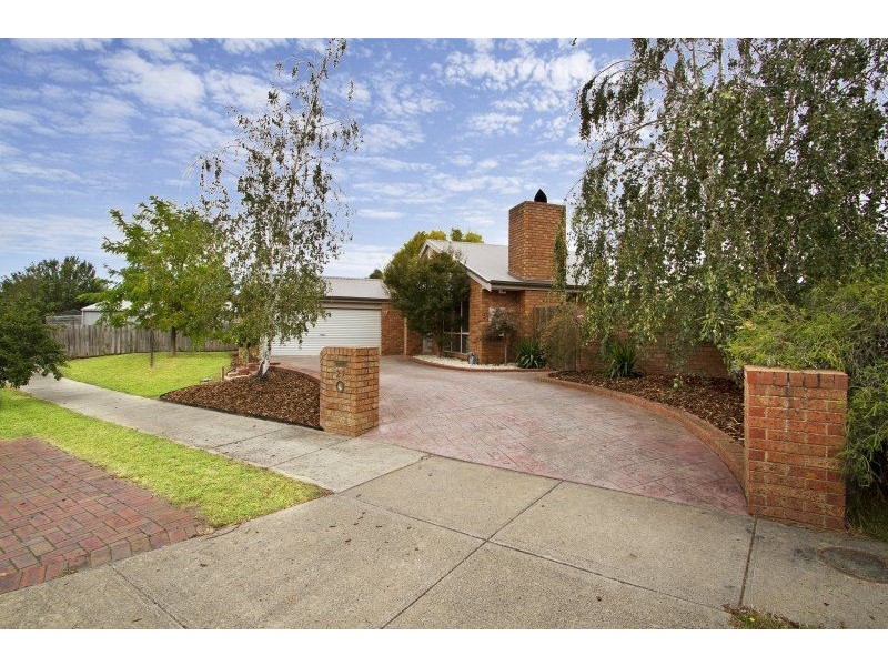 27 Coolong Avenue, Berwick VIC 3806