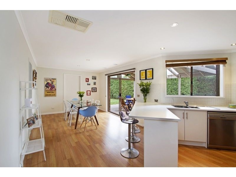 27 Coolong Avenue, Berwick VIC 3806