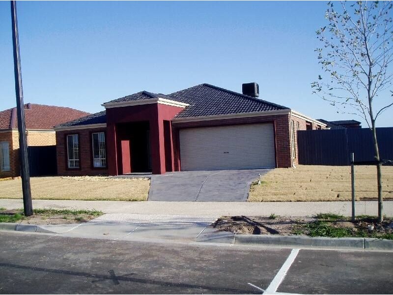 64 Shearwater Drive, Pakenham VIC 3810