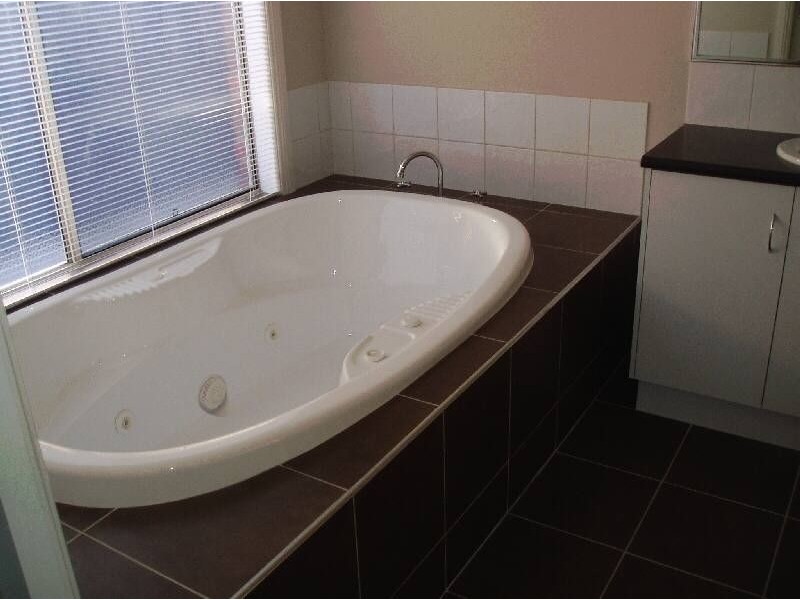 64 Shearwater Drive, Pakenham VIC 3810