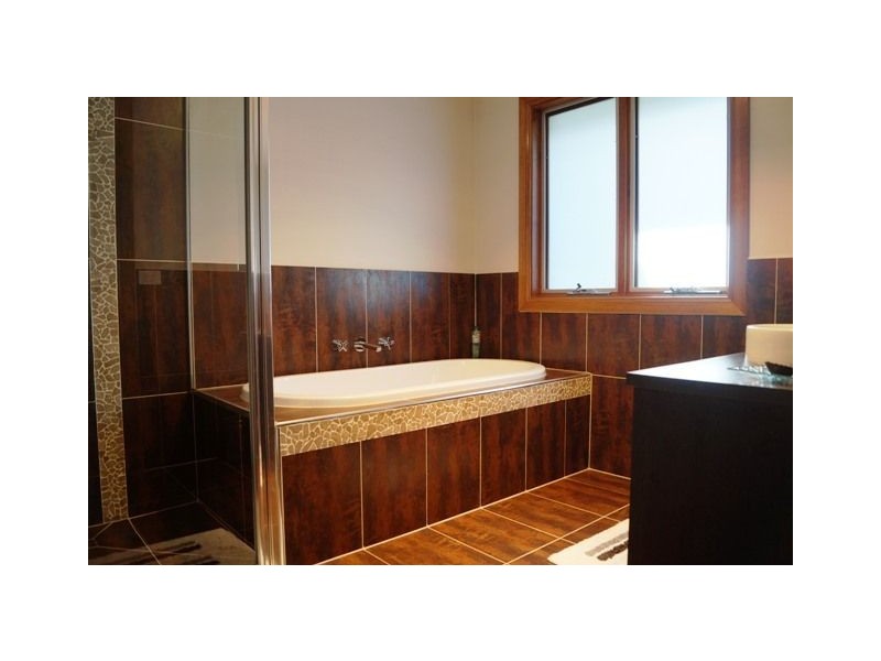 20 Emperor Road, Berwick VIC 3806