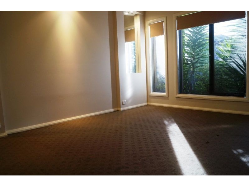 10 Belmont Road, Berwick VIC 3806