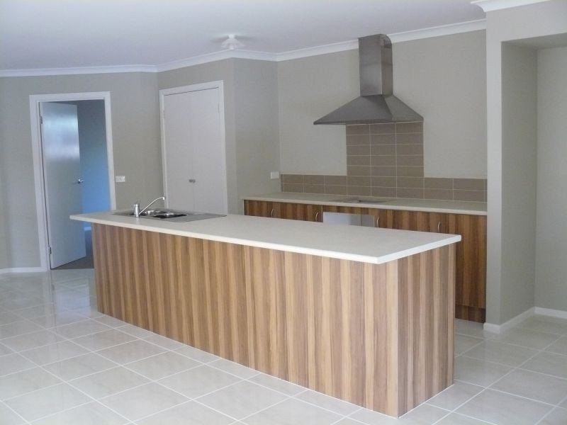 4 Alberta Way, Berwick VIC 3806