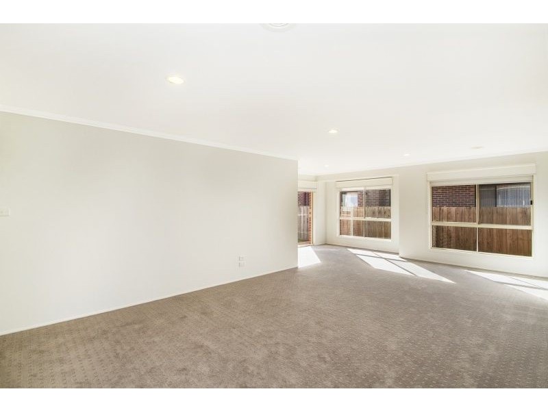 1 Retreat Circuit, Beaconsfield VIC 3807