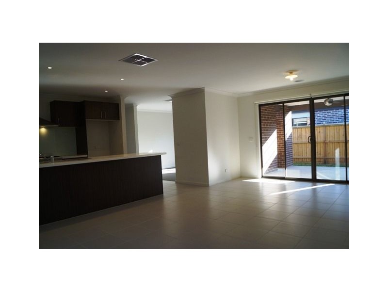 25 Denton Drive, Officer VIC 3809