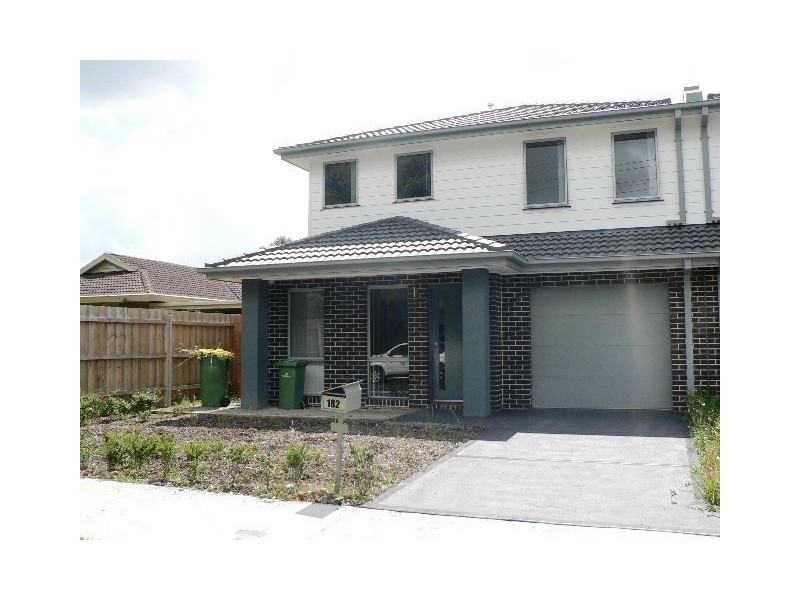 182 Princes Hwy, Pakenham VIC 3810