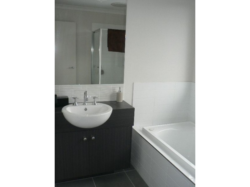 182 Princes Hwy, Pakenham VIC 3810