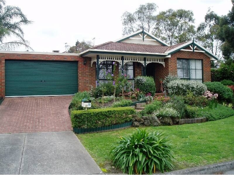 28 Coolabah Grove, Berwick VIC 3806