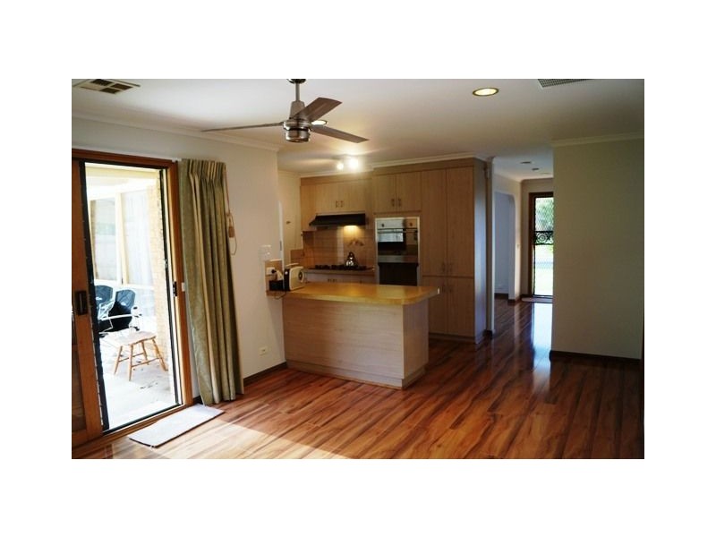 1 Jan Maree Crt, Pakenham VIC 3810