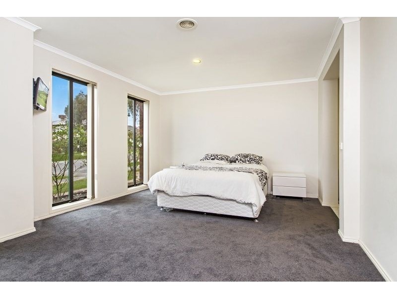 6 Pendulum Place, Berwick VIC 3806