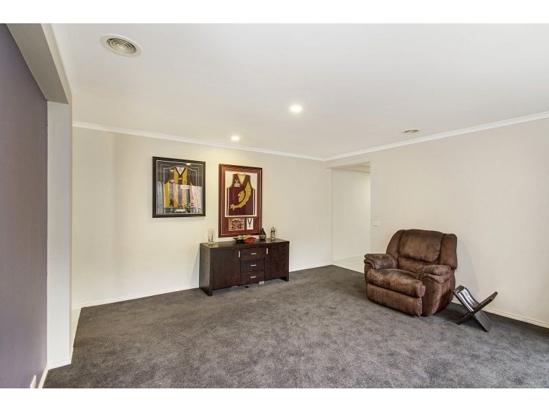 6 Pendulum Place, Berwick VIC 3806
