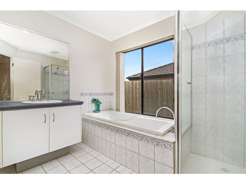 6 Pendulum Place, Berwick VIC 3806