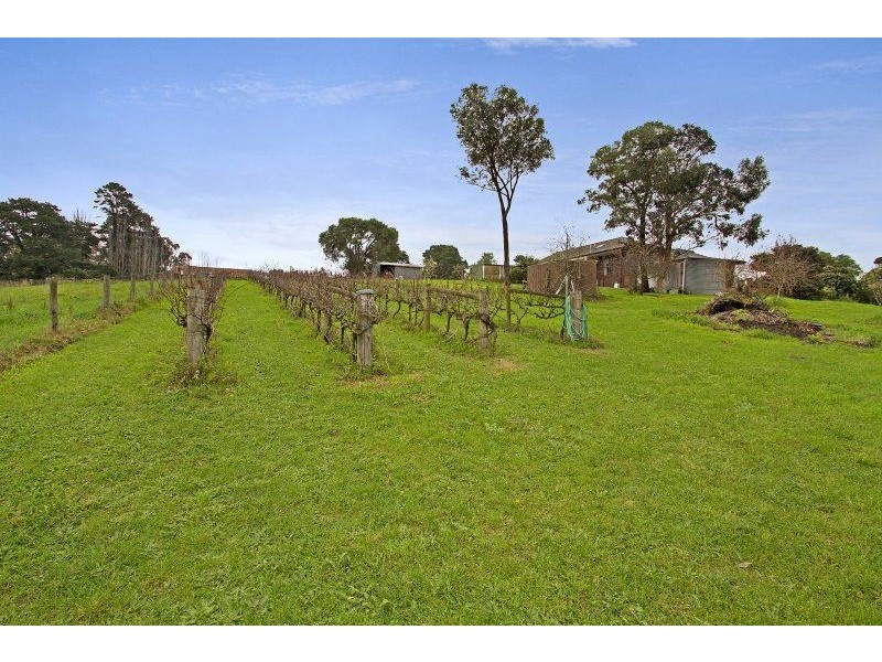 42 Payne Road, Beaconsfield VIC 3807