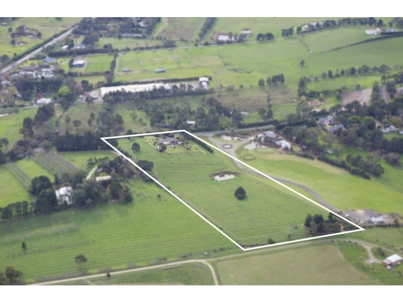 42 Payne Road, Beaconsfield VIC 3807