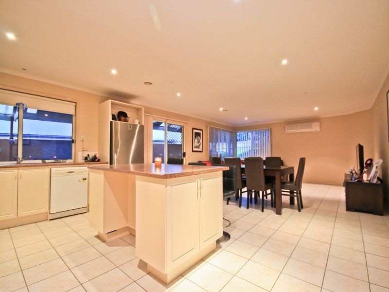 11 Lillias Cres, Narre Warren South VIC 3805