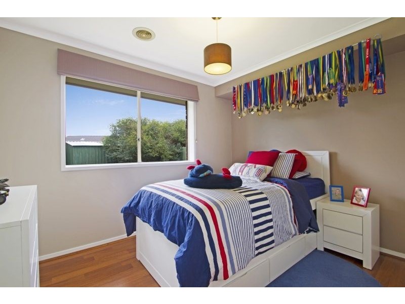 16 Andrea Crescent, Cranbourne North VIC 3977