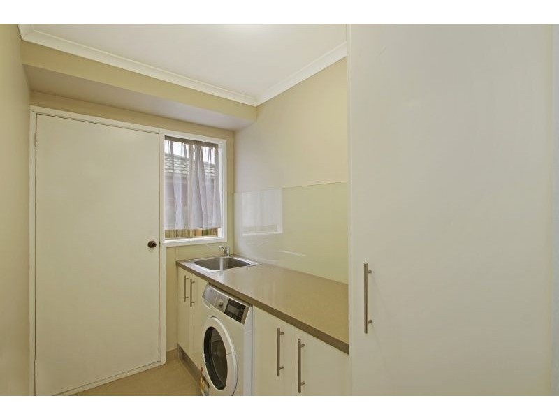 16 Andrea Crescent, Cranbourne North VIC 3977