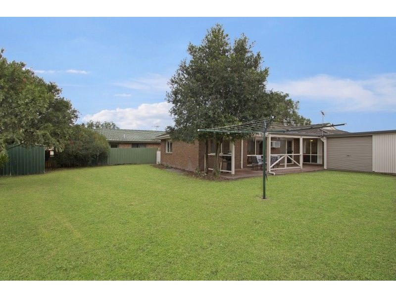 16 Andrea Crescent, Cranbourne North VIC 3977