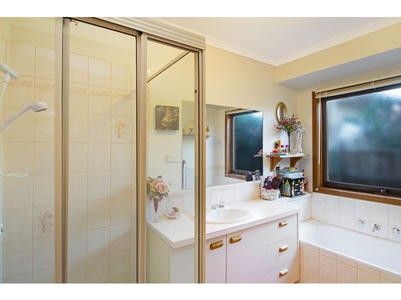 21 Kendall Drive, Narre Warren VIC 3805