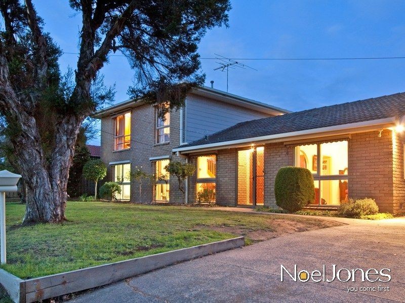 11 Stewart Avenue, Narre Warren VIC 3805