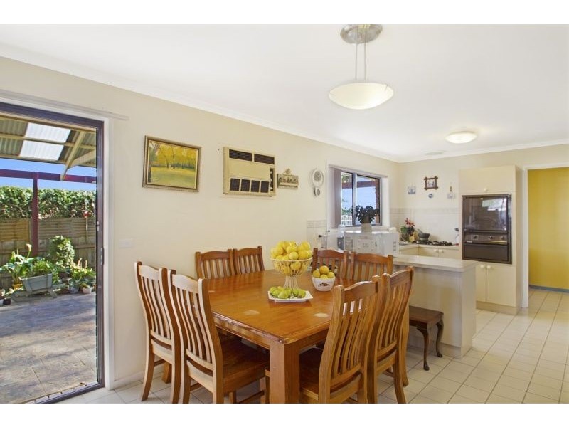 4 Stanton Close, Narre Warren South VIC 3805