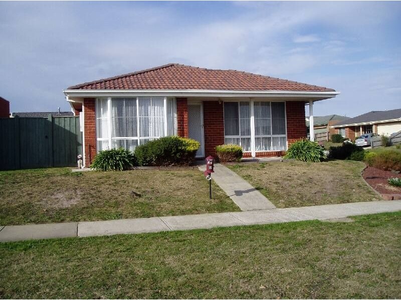 16 Michelle Drive, Berwick VIC 3806