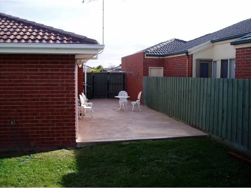 16 Michelle Drive, Berwick VIC 3806