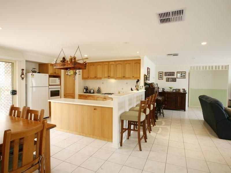 3 Robinswood Parade, Narre Warren South VIC 3805