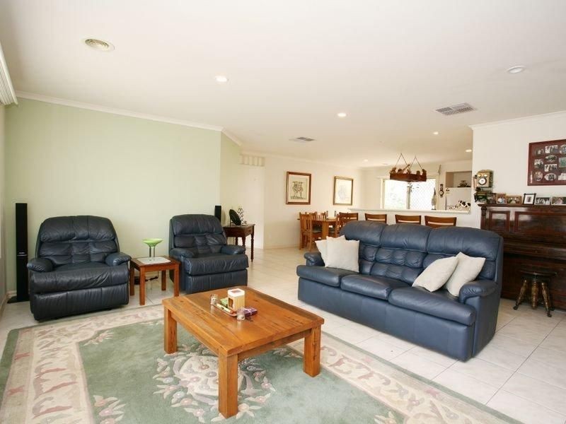 3 Robinswood Parade, Narre Warren South VIC 3805