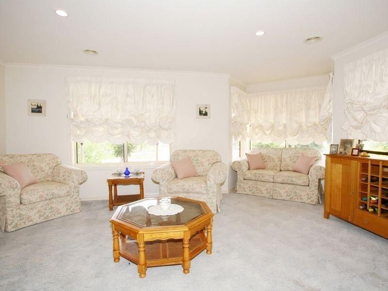 3 Robinswood Parade, Narre Warren South VIC 3805