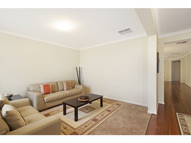 37 Yammerbook Way, Cranbourne East VIC 3977