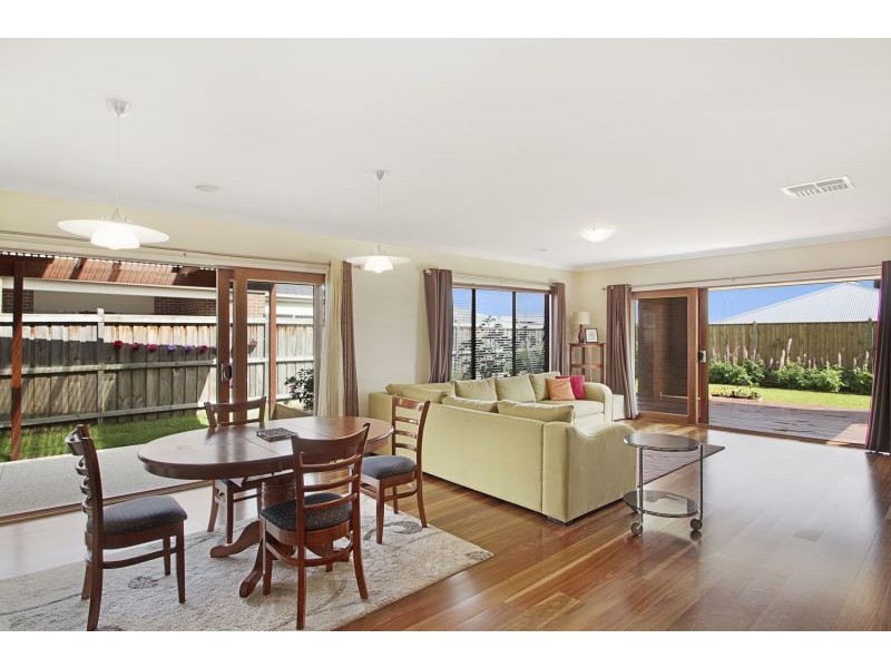 37 Yammerbook Way, Cranbourne East VIC 3977