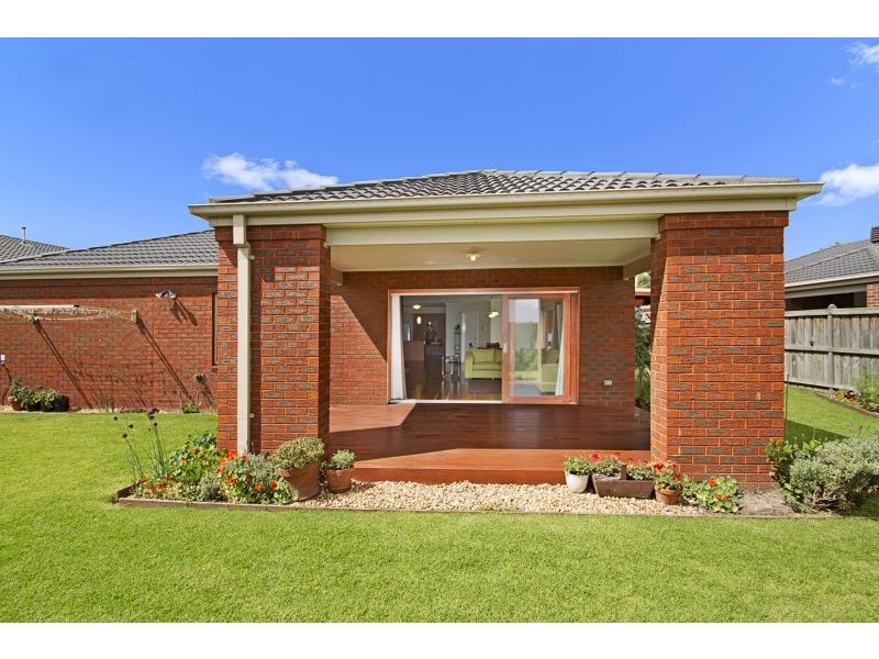 37 Yammerbook Way, Cranbourne East VIC 3977