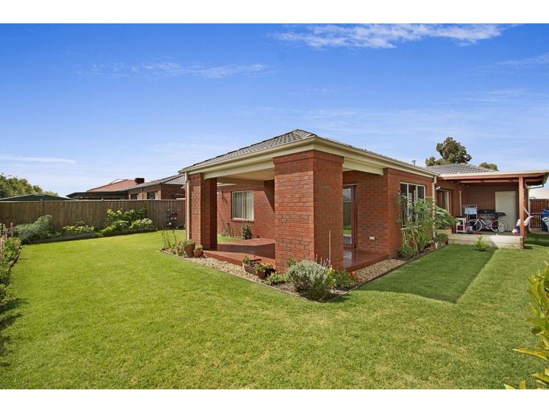 37 Yammerbook Way, Cranbourne East VIC 3977
