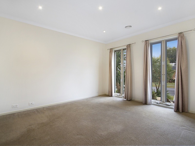 12 Monarch Road, Berwick VIC 3806