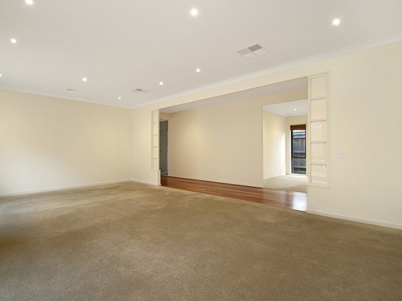 12 Monarch Road, Berwick VIC 3806