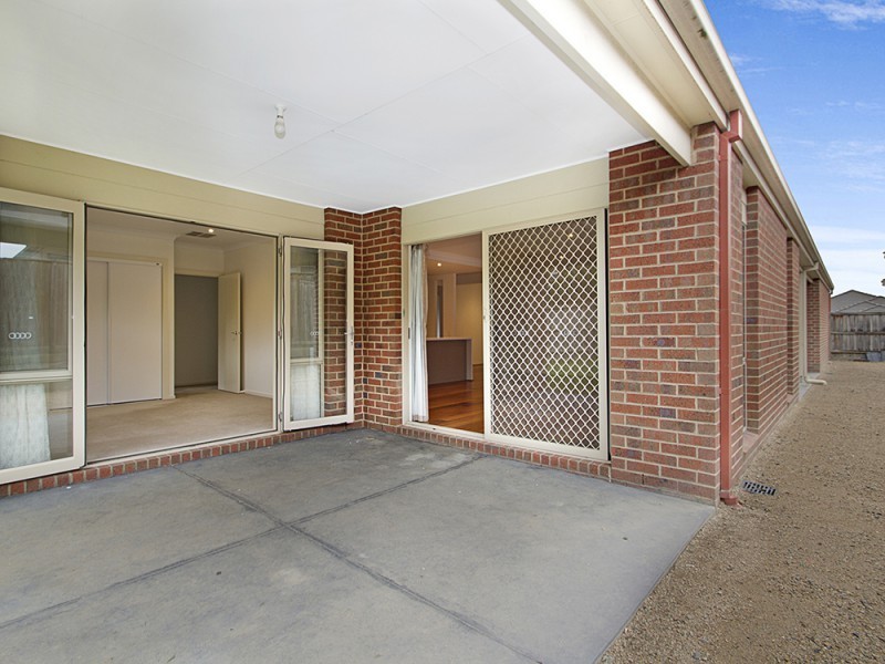 12 Monarch Road, Berwick VIC 3806