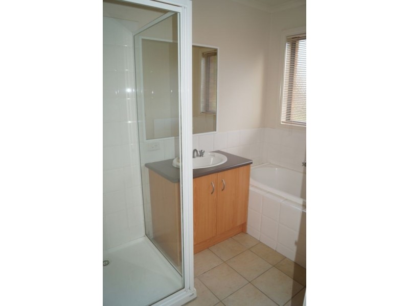 12 Mowbray Court, Berwick VIC 3806