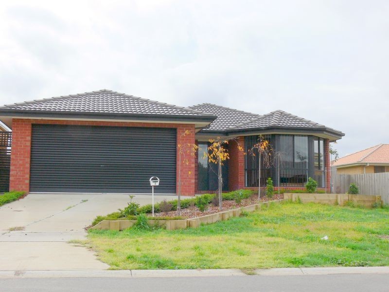 4 Shaftsbury Avenue, Berwick VIC 3806