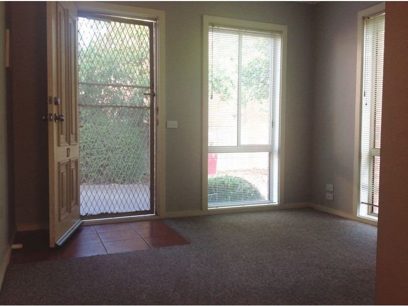 17/2-6 Jerilderie Dve, Berwick VIC 3806