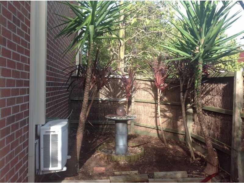 17/2-6 Jerilderie Dve, Berwick VIC 3806