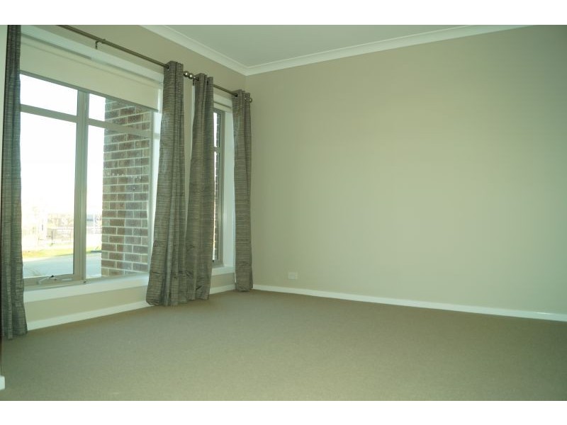 11 Macreadie Drive, Berwick VIC 3806